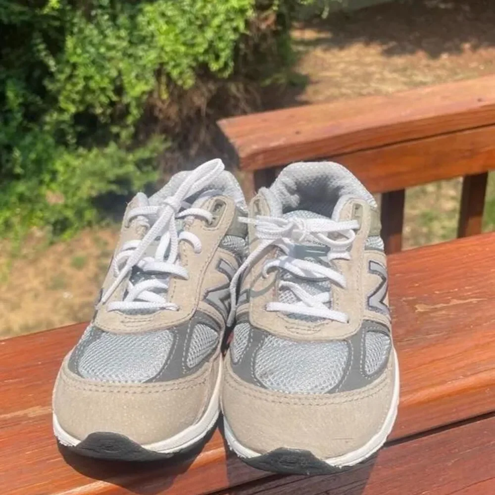 New balance 990 Toddler 10 Grey and White Trainers